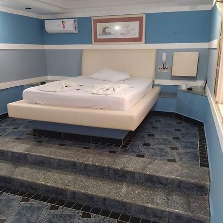 Bhaus Motel Marília エクステリア 写真